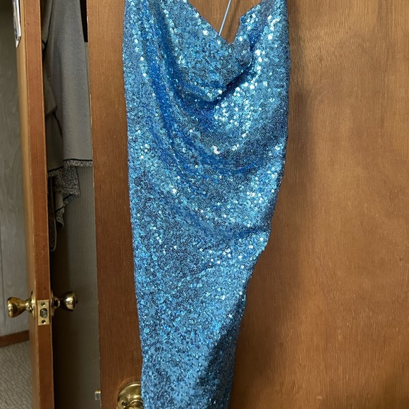 BLUE DRESS - Picture 3 of 3